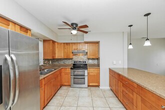 5773 56th Terrace N in St. Petersburg, FL - Foto de edificio - Building Photo