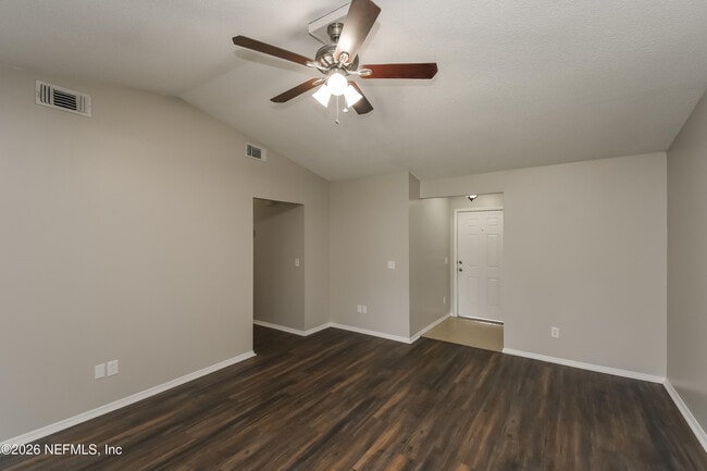 1836 Shannon Lake Dr in Middleburg, FL - Building Photo - Building Photo