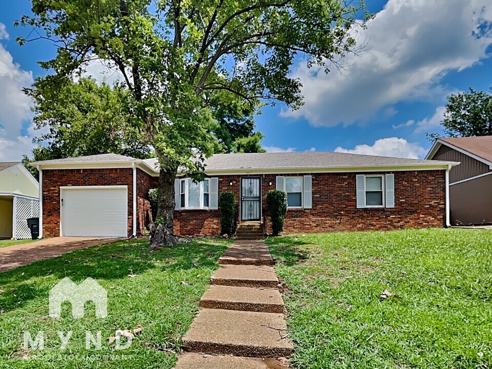 3814 Silver Chalice Dr in Memphis, TN - Building Photo