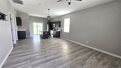 10446 Kidron Ave in Englewood, FL - Building Photo - Building Photo