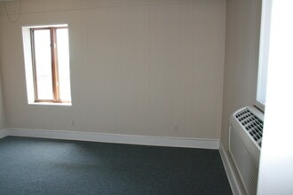 538 N Main St in Hendersonville, NC - Building Photo - Building Photo