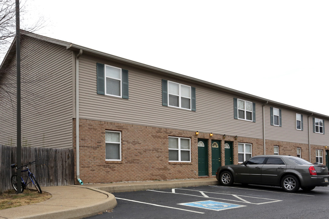 Jefferson Square Apartments in Evansville, IN - Building Photo