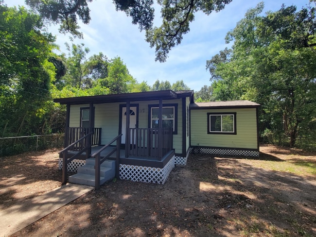 5005 Lynell St in Pensacola, FL - Foto de edificio - Building Photo