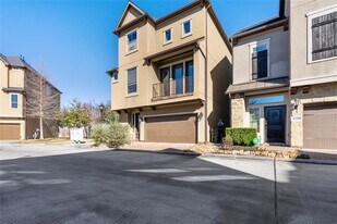 10218 Spring Shadows Park Cir in Houston, TX - Building Photo