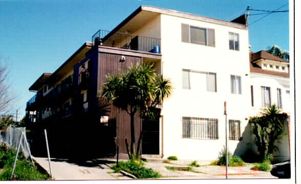 Casa De Sol Apartments in Oakland, CA - Foto de edificio - Building Photo