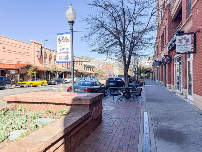 property at 1275 Washington Ave