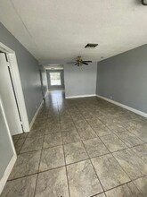 4064 SW 52nd St in Fort Lauderdale, FL - Building Photo - Building Photo
