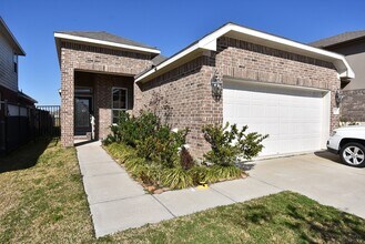 13038 Leisure Cove Dr in Texas City, TX - Building Photo - Building Photo