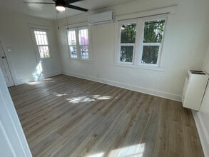 515 N Burlington Ave in Los Angeles, CA - Building Photo - Building Photo