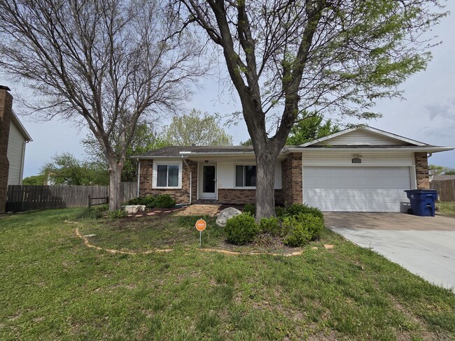 property at 3119 N Bayberry St