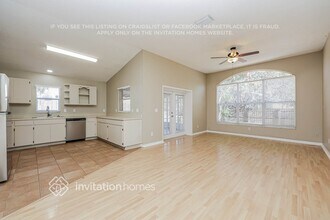 1900 Woodcut Dr in Lutz, FL - Foto de edificio - Building Photo