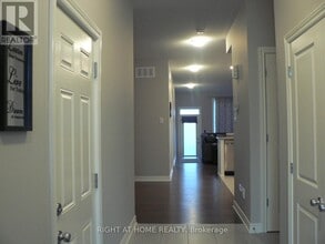 110 Hickstead Way in Ottawa, ON - Building Photo - Building Photo