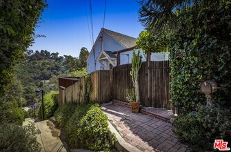 1932 Walcott Way in Los Angeles, CA - Building Photo - Building Photo