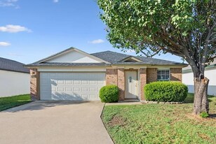 2718 Blackburn Dr in Killeen, TX - Building Photo