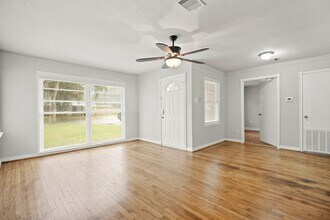 728 22nd Ave N in Texas City, TX - Foto de edificio - Building Photo