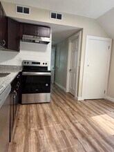 902 Maple St W, Unit #2 in Stillwater, MN - Building Photo - Building Photo