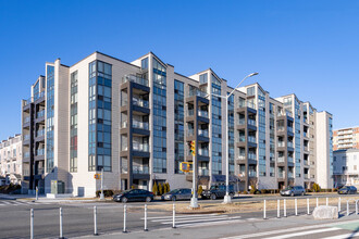 The Beach House in Rockaway Beach, NY - Building Photo - Primary Photo