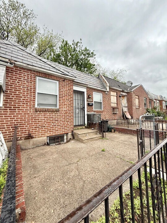 5529 Wheeler St in Philadelphia, PA - Building Photo