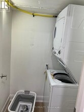 390 Lake Promenade in Toronto, ON - Building Photo - Building Photo