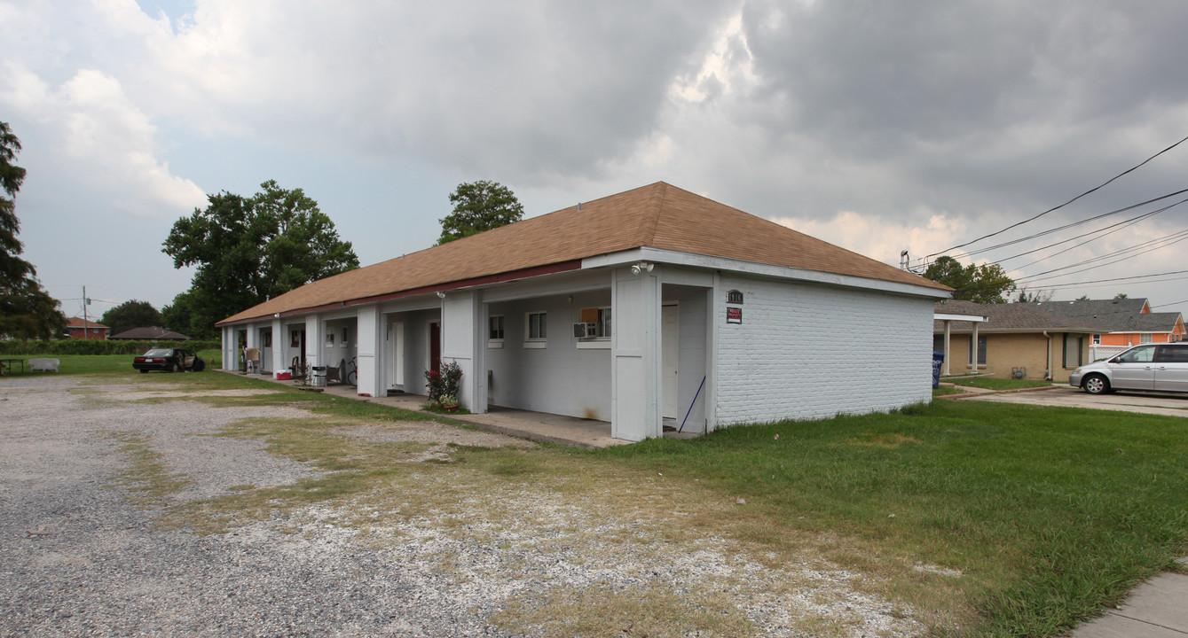 1916 Claire Ave in Gretna, LA - Building Photo