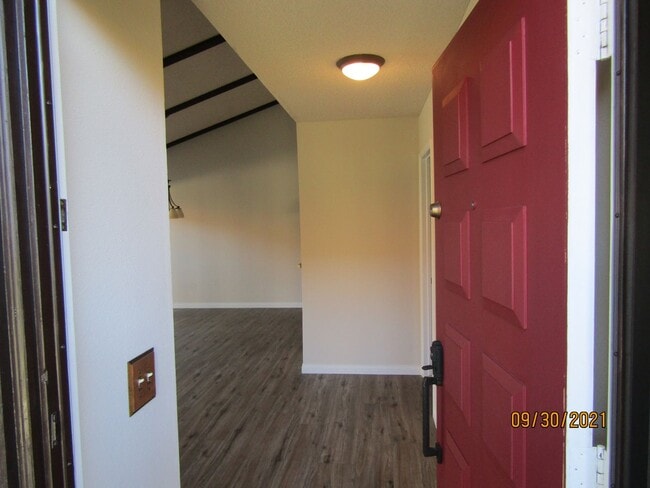 3912 Mesa Cir Dr in Lompoc, CA - Building Photo - Building Photo