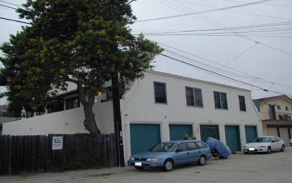 952-958 E Main St in Ventura, CA - Building Photo - Building Photo