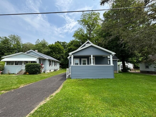 property at 40 N Brookside Ave