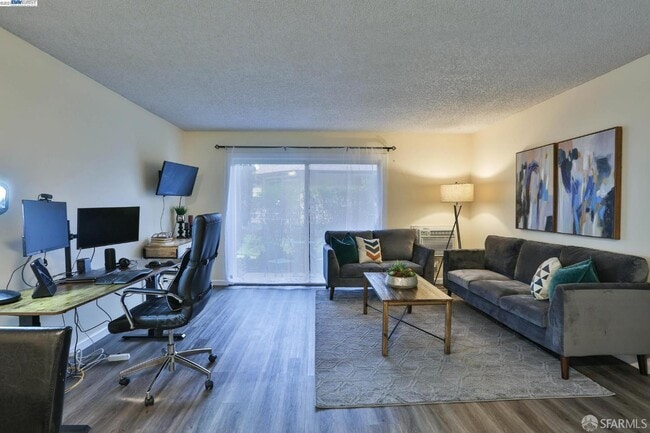 1731 Ellis St in Concord, CA - Building Photo - Building Photo