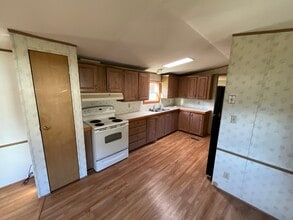 45 Chadwick Way in South China, ME - Foto de edificio - Building Photo