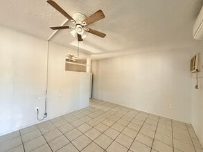 3324 Clark Rd in Sarasota, FL - Building Photo - Building Photo