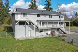 8124 138th St E, Unit 1 Bedroom & 1 Bath in Puyallup, WA - Building Photo - Building Photo