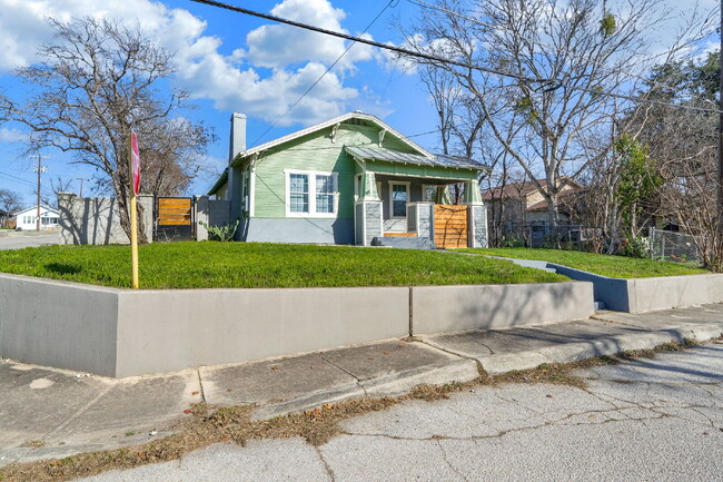 1503 Gibbs St in San Antonio, TX - Building Photo - Building Photo