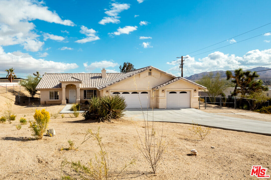 6427 Palo Alto Ave in Yucca Valley, CA - Building Photo