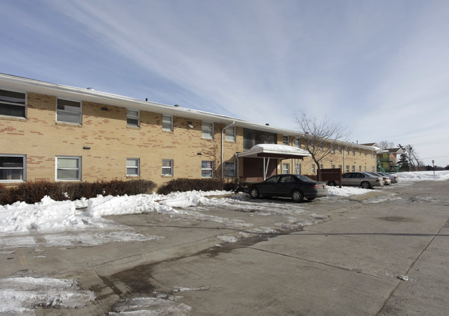 Lindenwood Court Apartments in Omaha, NE - Foto de edificio - Building Photo