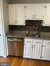 14432 Four Chimney Dr in Centreville, VA - Building Photo - Building Photo