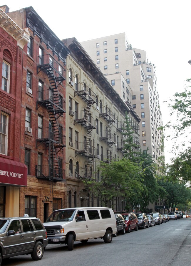 227-233 E 25th St in New York, NY - Building Photo - Building Photo