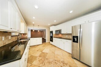 3325 Robin Ridge Rd in Oklahoma City, OK - Building Photo - Building Photo