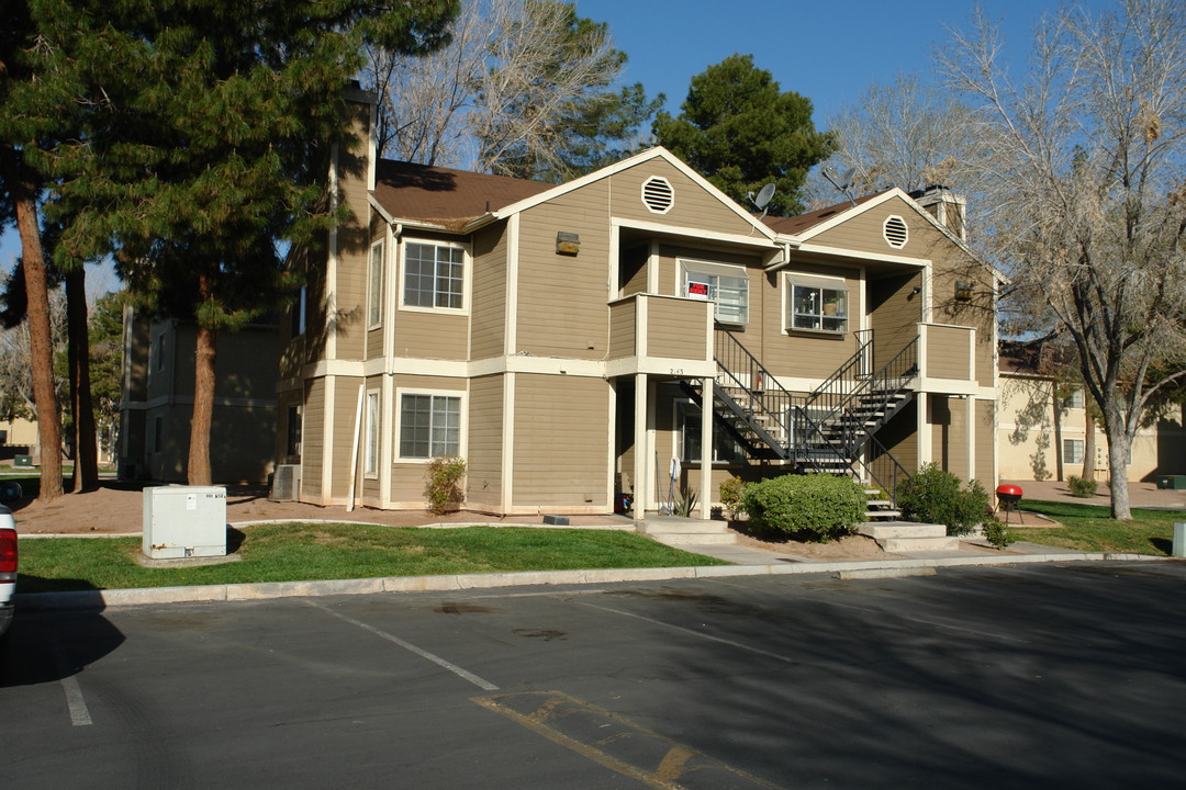 Village at Karen in Las Vegas, NV - Foto de edificio
