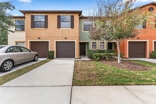 2661 Oleander Lakes Dr in Brandon, FL - Building Photo