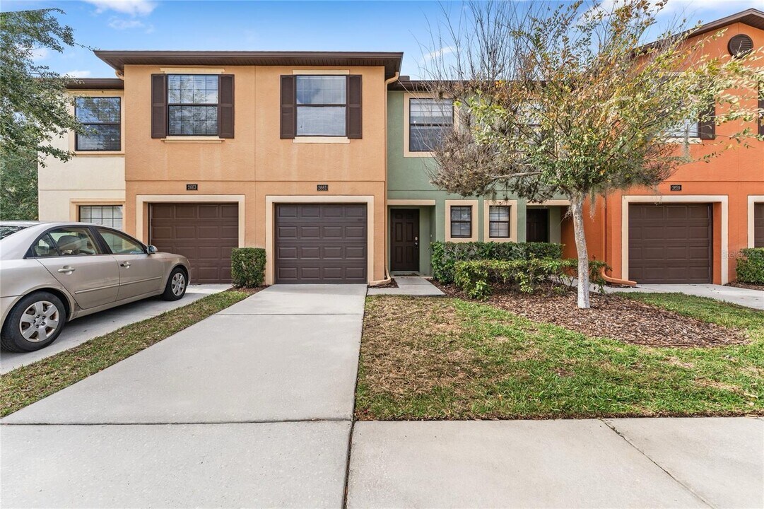 2661 Oleander Lakes Dr in Brandon, FL - Building Photo