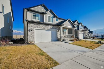 106 N Midland Dr in Saratoga Springs, UT - Building Photo - Building Photo