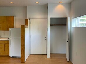 1501 E Spring St, Unit Unit 1 in Seattle, WA - Foto de edificio - Building Photo