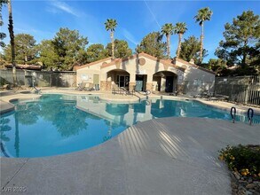 2121 Sealion Dr in Las Vegas, NV - Building Photo - Building Photo