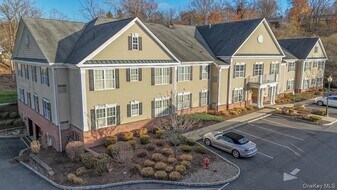 216 Canter Ct in Goshen, NY - Building Photo