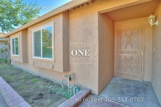 1634 Arlington Ct in Turlock, CA - Building Photo - Building Photo