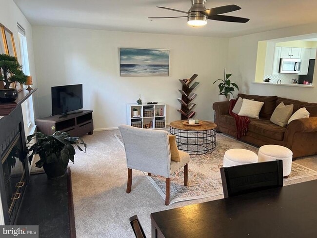 property at 2449 Bolton Ln