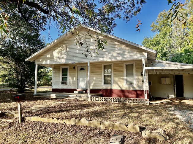 property at 303 N Maple St