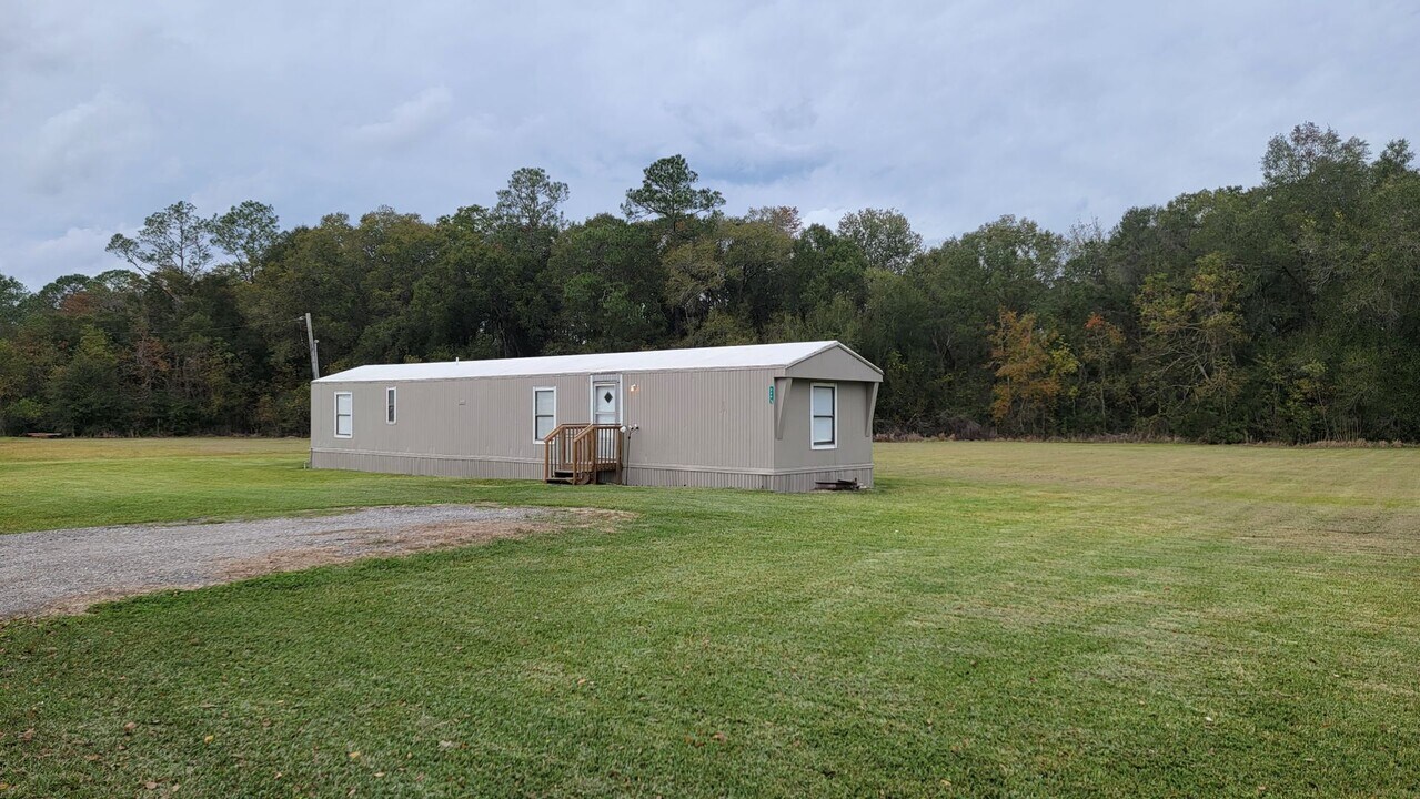 2201 SE 126th St in Starke, FL - Building Photo