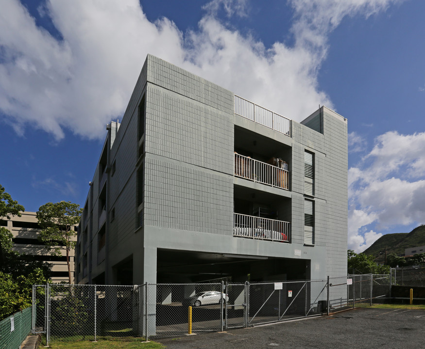 1322 Alapai St in Honolulu, HI - Building Photo