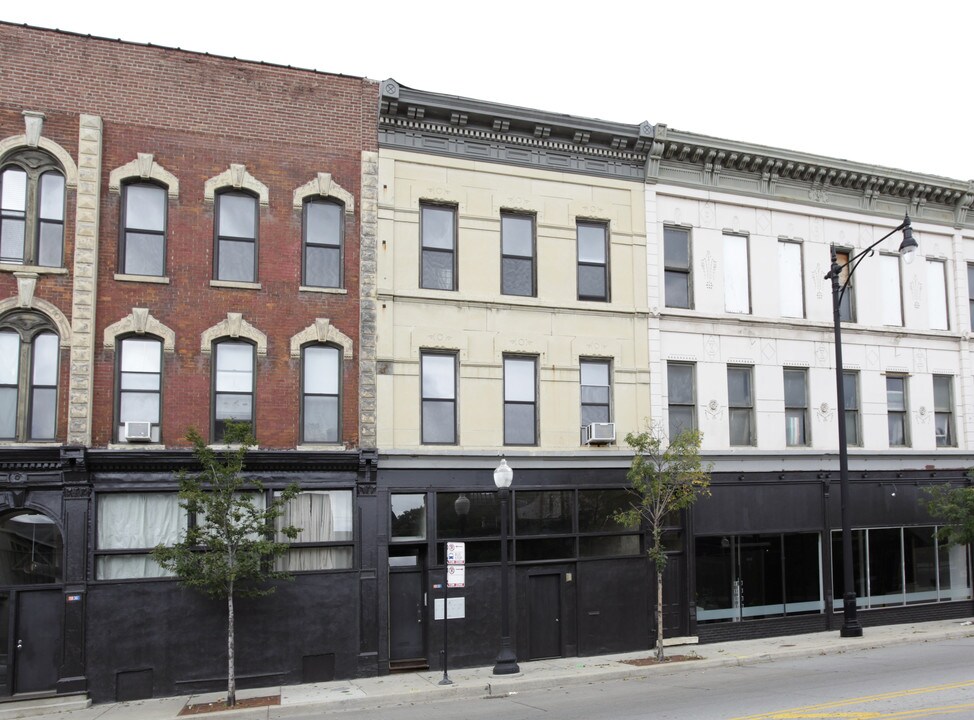 1832 S Halsted St in Chicago, IL - Foto de edificio